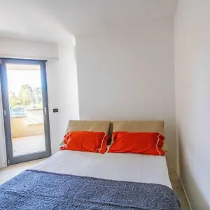  Appartamento With Terrace